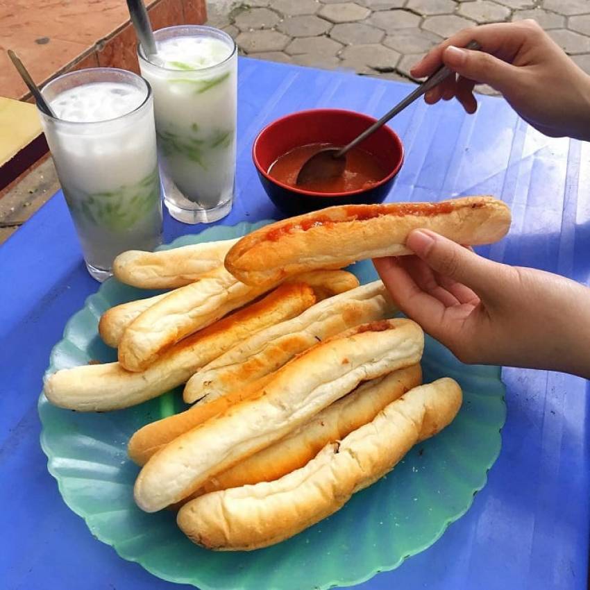 Bánh mì que đặc sản Hải Phòng